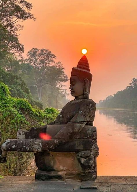 Cambodia kingdom of wonder 🇰🇭 Siam Reap Cambodia, Cambodia Travel Aesthetic, Cambodia Aesthetic, Sihanoukville Cambodia, Cambodia Beaches, Catching Flights, Angkor Wat Temple, Cambodia Travel, Inspiration Painting