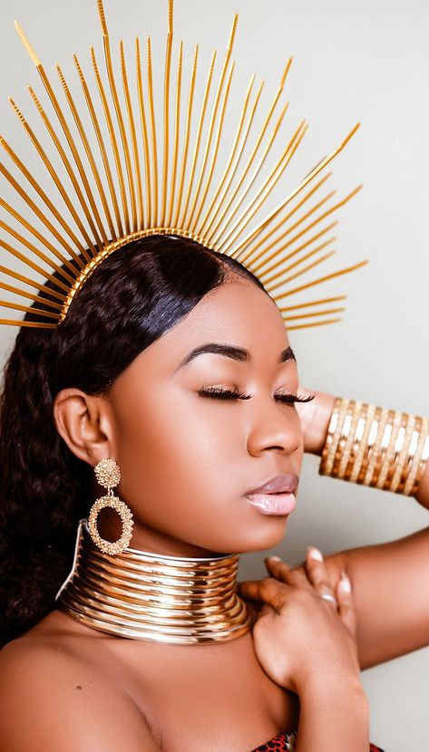 Yemoja Photoshoot, Wakanda Photoshoot Ideas, African Birthday Photoshoot, Black Queen Photoshoot, African Goddess Photoshoot, Royalty Photoshoot Ideas, Afro Photoshoot, African Crown, Sea Hair