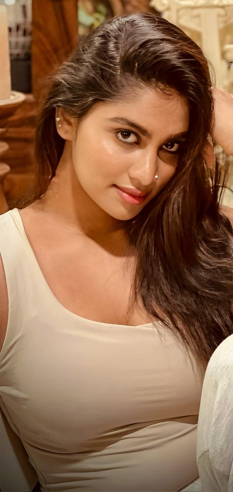 Shivani Narayanan, Beauty Face Women, Seductive Clothes, Beautiful Smile Women, Actress Photos, Actresses, Celebrities, Beauty