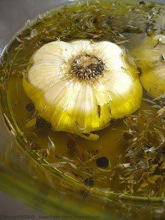 Roasted Garlic Oil, Koreansk Mat, Garlic Infused Olive Oil, Dipping Oil, Garlic Oil, Infused Olive Oil, Olive Oils, Flavored Oils, Garlic Recipes