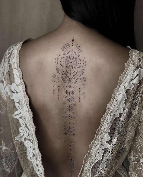 Female Fine Line Back Tattoo, Blum Ttt Tattoo Design, Fine Line Ornamental Tattoo Back, Back Tattoo Women Ornamental, Back Ornamental Tattoo Women, Dangly Tattoo, Ornamental Tattoo Back Woman, Delicate Ornamental Tattoo, Ornamental Rib Tattoo