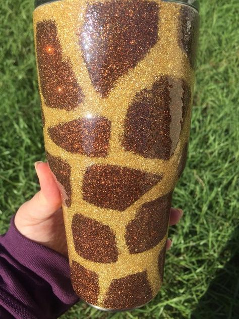 Giraffe Print Stainless Steel glitter Tumbler/Travel Mug Giraffe Pictures, Giraffe Decor, Maker Project, Glitter Cups, Custom Cups, Glitter Case, Diy Tumblers, Giraffe Print, Glitter Paper