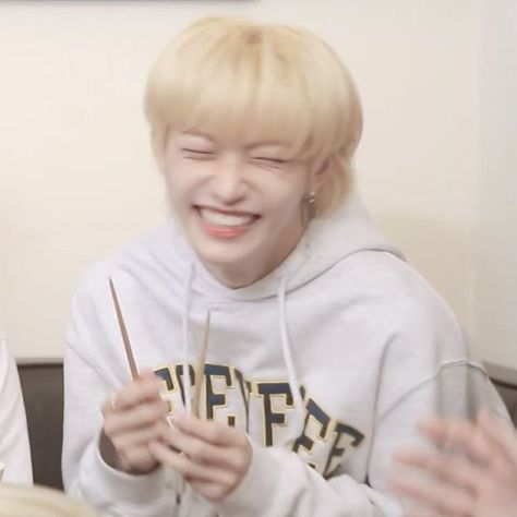 treasure 🌨 || loves skz ♡ on Twitter: "https://t.co/QdEhiMi4eL" / Twitter Kpop Pfp, Felix Skz, Felix Lee, Savage Kids, Lee Felix, Kids Icon, Felix Stray Kids, Crazy Kids, Cute Icons