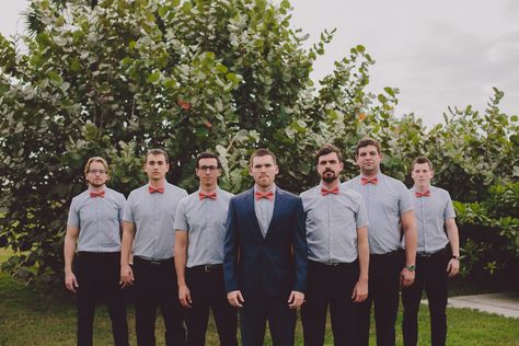 Groomsmen Casual Attire, Bridesmen Attire, Groom And Groomsmen Outfits, Beach Wedding Groom Attire, Casual Groomsmen, Beach Wedding Groom, Groom Wedding Attire, Groomsmen Outfits, Button Ups