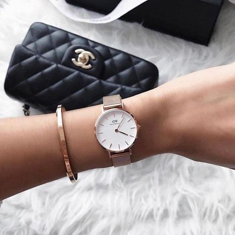 Daniel Wellington Classic Petite Melrose Watch Daniel Wellington Classic Petite, Daniel Wellington Watch, Cuff Watch, Womens Watches Luxury, Stylish Watches, Watches Women Fashion, Sport Watches, Watch Collection, Watches Jewelry