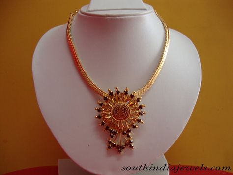 Traditional gold jewelry necklace - South India Jewels New Necklace Designs, Gold Pendants For Men, Small Gold Necklace, Wedding Jewelry Simple, Fashion Jewelry Necklaces Gold, Short Necklaces, Gold Jewelry Simple Necklace, Fancy Necklace, Gold Pendant Jewelry