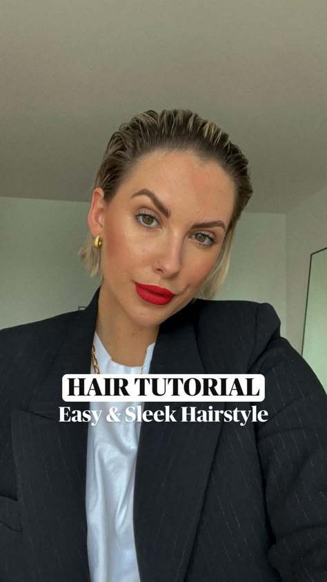 Slicked Back Hair Short For Women, Bob Wet Look Short Hairstyles, Wet Sleek Hair, Slick Back Hair Women Wet Look, Sleek Wet Hair Look Short, Sleek Short Hairstyles Wedding, Pinned Back Bob Hairstyles, Wet Hair Look Short Bob, Wet Look On Short Hair