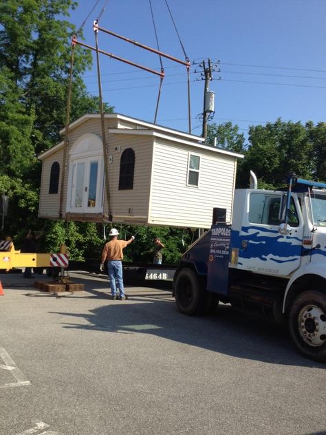 granny pod in transit Grandma Pods, Granny Pods Floor Plans, Granny Suite, Living Container, Backyard Kids, Granny Pods, Granny House, Tiny House Towns, Granny Pod