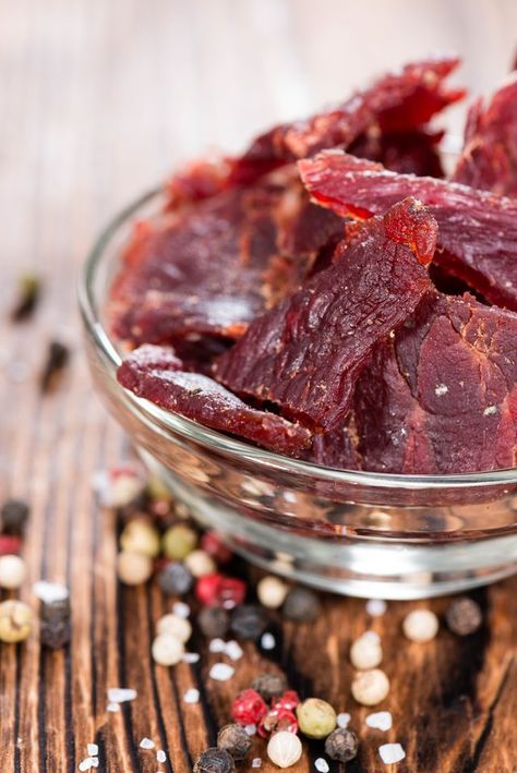 How to Rehydrate Beef Jerky That's Too Dry | LEAFtv – helpful tips for making #homemade #beefjerky #portableprotein #protein Venison Jerky Recipe, Making Beef Jerky, Smoked Beef Jerky, Best Beef Jerky, Venison Jerky, Toast Hawaii, Homemade Jerky, Beef Jerky Recipes, Spiced Beef