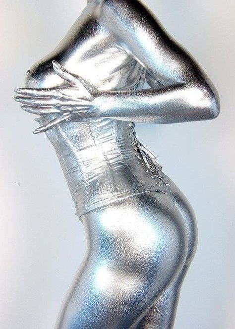 Silver Corset.... Arte Alien, Silver Bodies, Body Glitter, Dita Von, Dita Von Teese, Human Art, Color Textures, Metallic Colors, Athletic Women