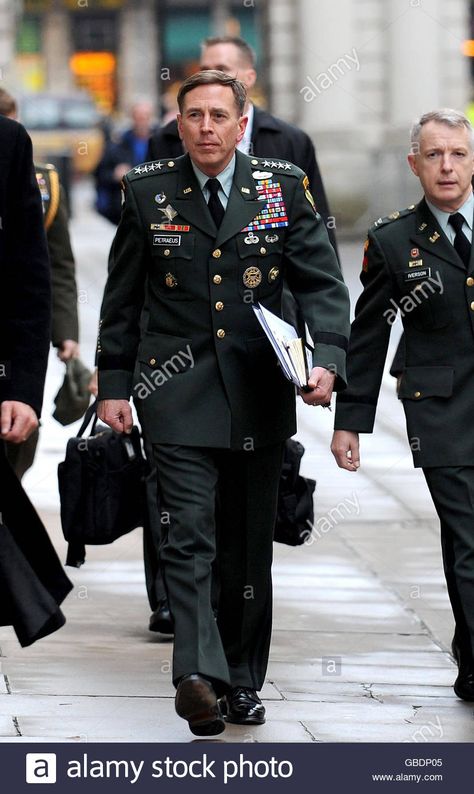 Download this stock image: US General David Petraeus in London - GBDP05 from Alamy's library of millions of high resolution stock photos, illustrations and vectors. Military Uniform Design, David Petraeus, General Uniform, Us Army Uniform, Royal Navy Uniform, Army Service Uniform, General Outfit, Us Army General, Soldier Uniform