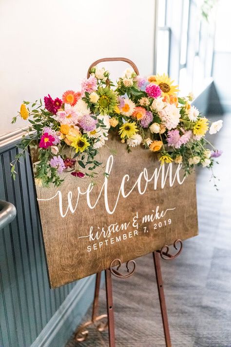 Flowers On Wedding Sign, Wedding Sign Decorations, Spring Wedding Ceremony Flowers, Spring Wedding Welcome Sign, Unique Wedding Ideas Reception Decorations, Wedding Welcome Sign With Flowers, Wedding Welcome Sign Flowers, Wedding Sign Flowers, Welcome Sign Flowers