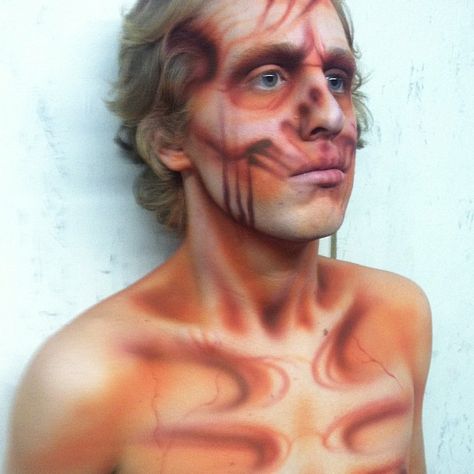 Love how the shading changes his whole appearance. Previous pinner: MY FRIEND IS A MAKEUP ARTIST FOR A LOCAL HAUNTED HOUSE AND HE CREATED THIS: ( zombie dried tendons skeletal bone ) Skeletal Makeup, Haunt Makeup, Sfx Ideas, Special Fx Makeup, Amazing Halloween Makeup, Horror Makeup, Special Effects Makeup, Halloween Costumes Makeup, Fx Makeup