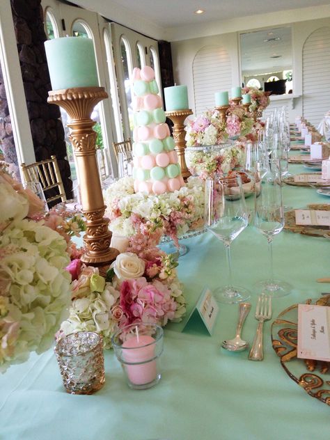 "Laduree" theme table Laduree Theme Party, Botanical Party, Parisian Birthday, Laduree Macarons, Games Wedding, Casino Party Decorations, Casino Night Party, Vert Turquoise, Bridal Shower Tea