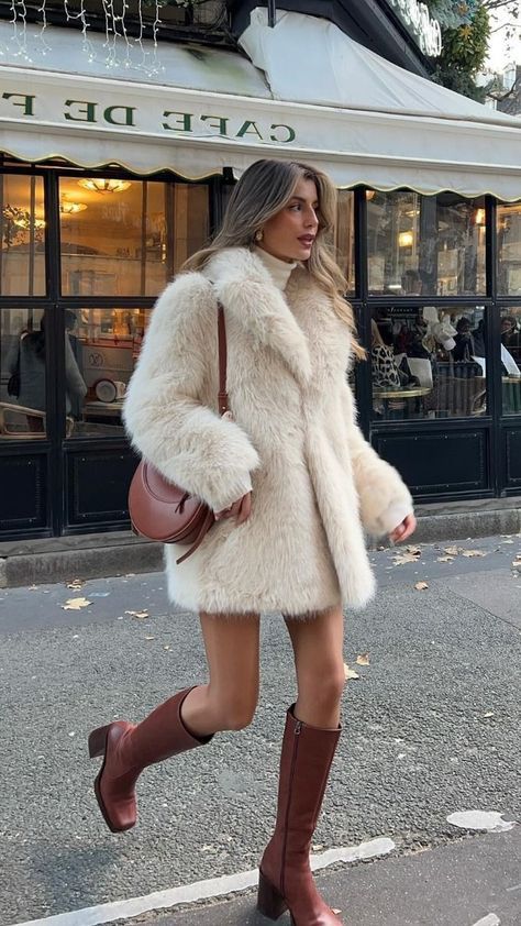 Winter#WinterOutfits#Fashion2024#SeasonalFashion#WinterTrends#StyleTips#ColdWeatherOutfits#Skirts#Layering#MidiSkirtsIdeas#OutFitIdeas#WinterFashion Thanksgiving Outfit, Lazy Day, What To Wear, Fur Coat, Outfit Ideas, Thanksgiving, Boots