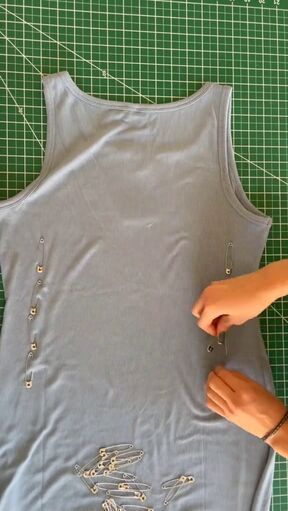 Safety Pin Corset, Diy Safety Pin, Corset Diy, Corset Tutorial, Diy Safety, Diy Corset, Dress Tight, Chic Me, Safety Pin