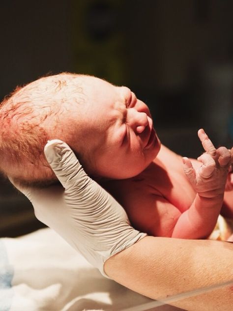 My daughter was not happy about being born. Priceless Photo! Funny Baby Pictures, Have A Laugh, Laughing So Hard, Funny Fails, Super Funny, Tumblr Funny, Funny Babies, Satire, Bones Funny