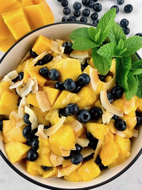 Fruit Salad With Coconut, Mango Fruit Salad, Easy Summer Dessert, Fruit Yogurt, Fruit Salads, Mango Fruit, Easy Summer Desserts, Mango Salad, Mango Coconut