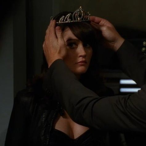 Teresa Lisbon, Patrick Jane, Robin Tunney, The Queen's Gambit, Tv Girl, Silver Linings, Halloween Costumes Friends, A Discovery Of Witches, American Gods