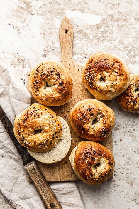 Easy Homemade Bagels, Homemade Bagels, Best Bread Recipe, No Knead Bread, Everything Bagel, Bread Recipes Homemade, Beignets, Bagels, Freshly Baked