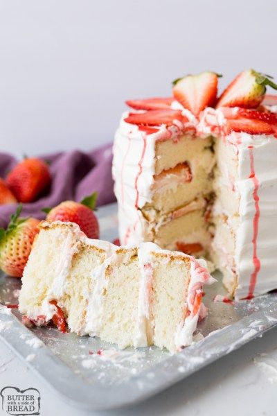 Strawberry Shortcake Box Cake, Shortcake Cake, Strawberry Shortcake Cake, Whipped Frosting, Strawberry Shortcake Recipes, Sugar Shack, Vegetarian Cake, Salty Cake, Box Cake Mix