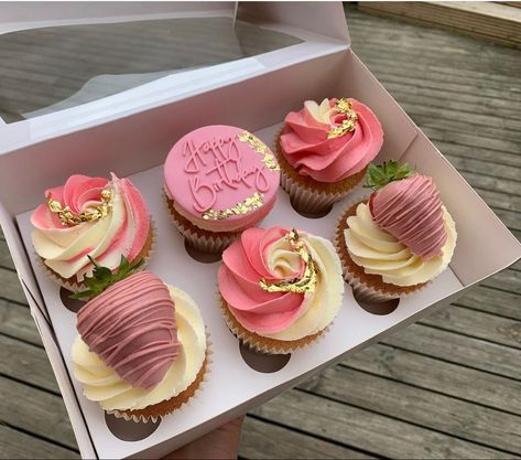 20 Birthday Cupcakes Ideas, Birthday Cupcakes 30th, 30th Birthday Cupcakes For Women Pink, Cupcakes Birthday Women, 19th Birthday Cupcakes Ideas, Pink Birthday Cupcakes For Women, Cute Birthday Cupcakes For Women, Cupcakes For Moms Birthday, Customized Cupcakes For Birthday