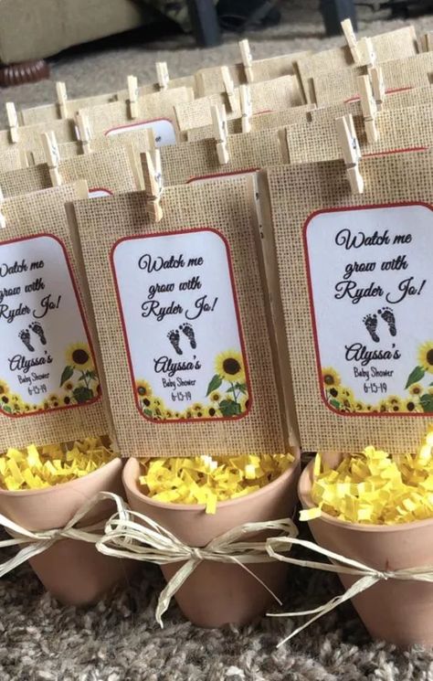 29+ You are my sunshine baby shower ideas - Planning baby shower Bbq Baby Shower Decorations, Baby Q Shower, Sunflower Party, Sunflower Baby Showers, Sunshine Baby Showers, Baby Shower Yellow, Baby Shower Favors Girl, Bumble Bee Baby Shower, Baby Shower Bbq