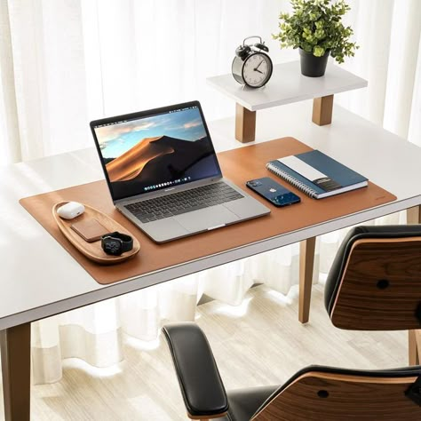 Ipad Desk, Electronic Gadgets For Men, Home Office Set Up, Modern Home Offices, Best Study Tips, Computer Desk Setup, Desktop Setup, Gadgets For Men, Desk Setups