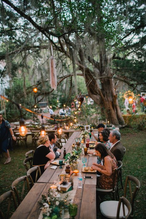 Outdoor Casual Reception in the Park with Boho Details Casual Backyard Wedding, Couples Shower Themes, Casual Reception, Casual Wedding Reception, Backyard Wedding Reception, Wedding Backyard Reception, Couples Bridal Shower, Couple Wedding Shower, Wedding Reception Ideas