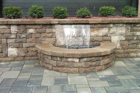 95 Stunning Retaining Wall Ideas Backyard Retaining Walls, Contemporary Landscape Design, Modern Water Feature, Water Feature Wall, Fountains Backyard, Backyard Water Feature, Waterfalls Backyard, Backyard Remodel, Fountains Outdoor