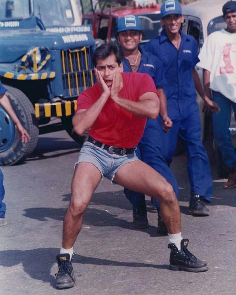 Salman Khan Wallpapers, Sajid Khan, Salman Khan Photo, 90s Actors, Montgomery Clift, Bollywood Posters, Aamir Khan, Varun Dhawan, Best Poses For Men