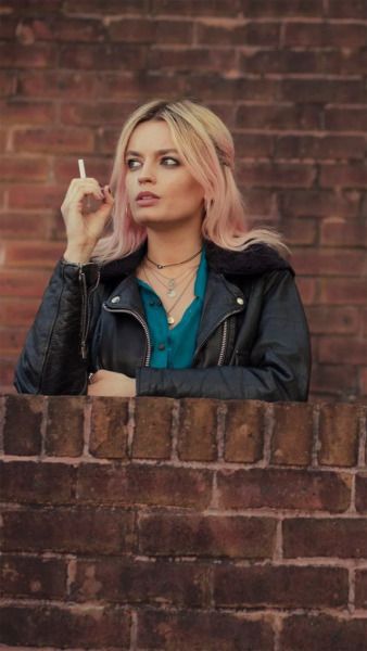 Maeve Wiley Wallpaper Hd, Wallpaper Education, Maeve Wiley, Emma Mackey, Education Wallpaper, Film Serie, Serie Tv, Girl Power, Pretty People