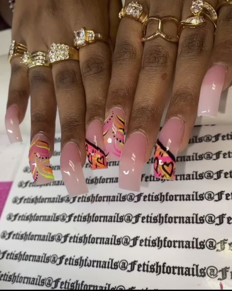 90s Nail Designs Black Women, 90s Nails Acrylic Black Women, Short Curved Nails, 90s Nails, Curved Nails, Brown Acrylic, Airbrush Nails, Nails Design With Rhinestones, Party Attire