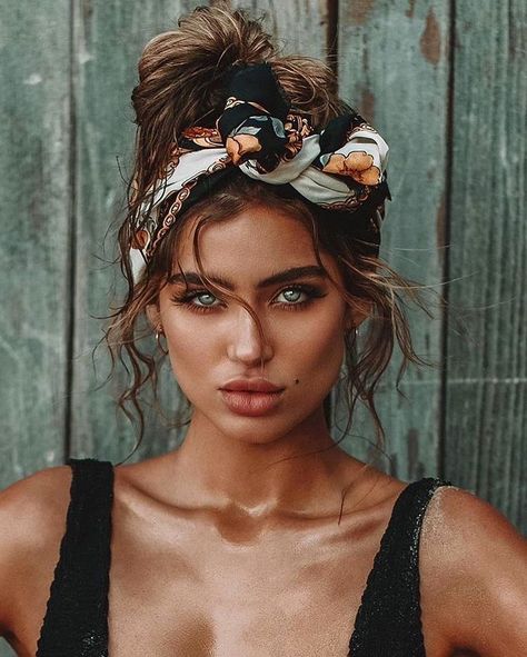 Worldwide Gypsies 🌙💫 NYc on Instagram: “Babe is 🔥  Happy Sunday ✨  Comment anything this photo makes you think about... #selflove” Hairstyles Instagram, Instagram Hairstyles, Hair Scarf Styles, Hairstyles Curly, Hair Updo, Short Curly Hair, Curly Hairstyles, Hair Dos, Curly Hair Styles Naturally