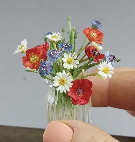 Diy Doll Miniatures, Mini Plants, Polymer Clay Diy, Flower Food, Mini House, Diy Clay, Diy Doll, Dollhouse Miniatures, Florist