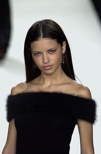 Adriana for Ralph Lauren, F/W 200 Adriana Lima Young, Ralph Lauren Fall, 얼굴 그리기, Vs Fashion Shows, Vs Models, 90s Models, Model Aesthetic, 90s 00s, Adriana Lima