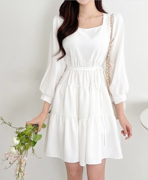 White Frock, Elegant Fashion Outfits, Simple Frocks, Fashion Top Outfits, Korean Fashion Dress, Stylish Dresses For Girls, Easy Trendy Outfits, Fashion Dresses Casual, Fashion Hacks Clothes