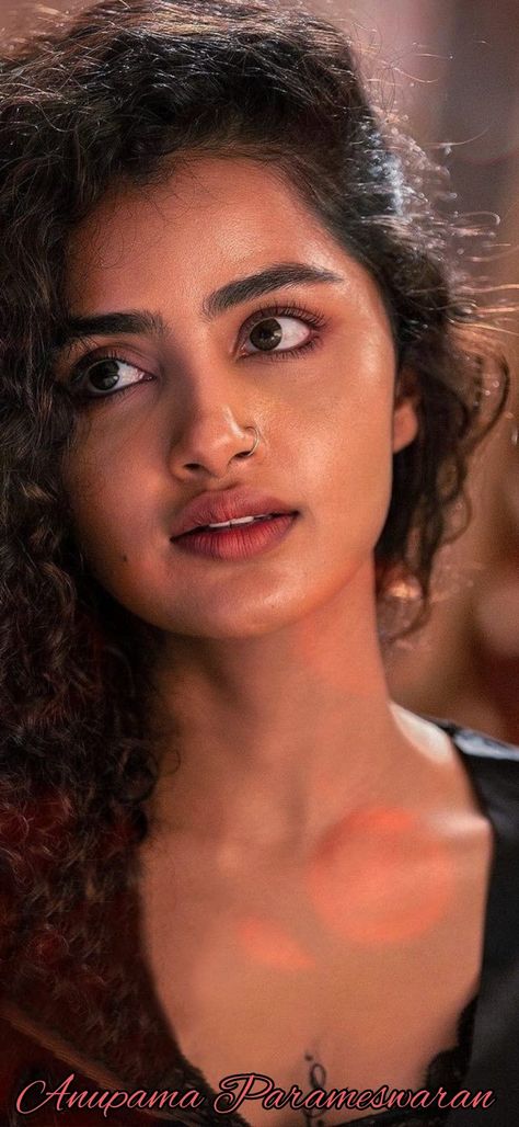 Anupama Parameswaran Cute Face, Stylish Actresses, Anupama Parameswaran, Actress Pics, Indian Actress Hot Pics, Beautiful Smile Women, Twitter Search, Lana Del Rey, Curly Hair