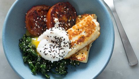 Haloumi Breakfast Recipes, Eggs And Kale, Savoury Breakfast, Good Brain Food, Breakfast Bowls Recipe, Breakfast Bowl, Blueberry Recipes, Bowl Recipe, Brain Food