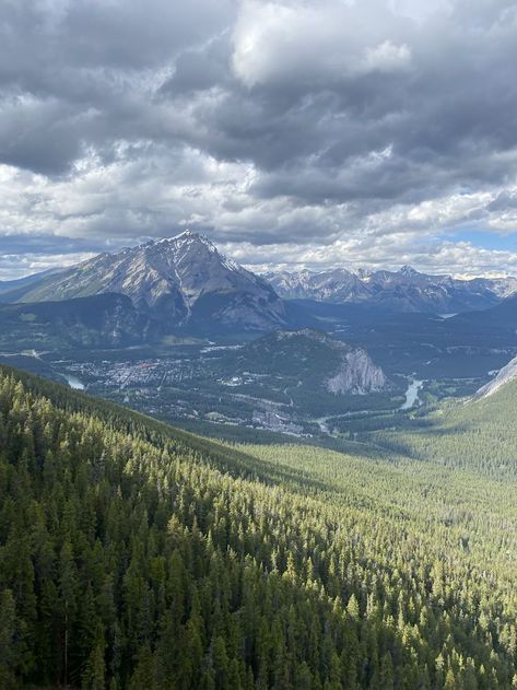 Canada Aesthetic, West Coast Canada, Canada Mountains, Drake Photos, Banff Canada, Nature Mountains, Aesthetic Nature, Dream Holiday, Canadian Rockies