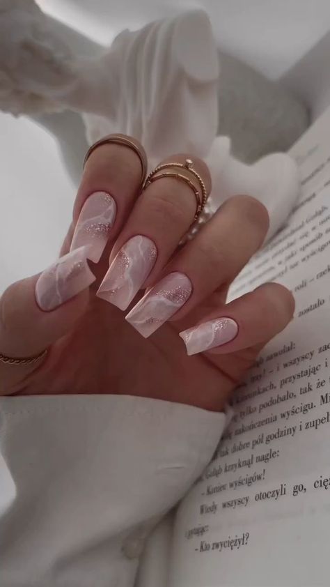 Marble Nail Ideas, Carcase Iphone, Square Gel Nails, Pink Coffin, Inspiration Nails, 2024 Nails, White Acrylic Nails, Lines On Nails, Blush Nails