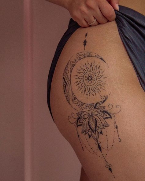 Mandala Hip Tattoo, Feminine Thigh Tattoos, Hippie Tattoo, Hip Thigh Tattoos, Boho Tattoos, Hip Tattoos Women, Spine Tattoos For Women, Chest Tattoos For Women, Leg Tattoos Women