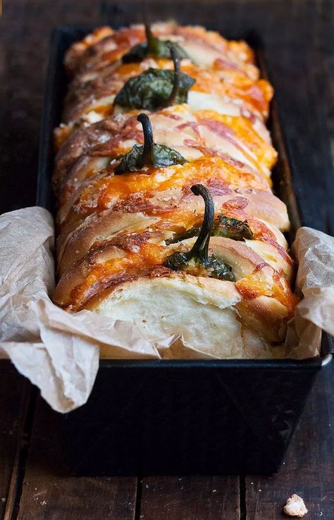 Garlic Challah Bread, Party Bread, Baking Inspiration, Rosemary Garlic, Jalapeno Popper, Challah Bread, Pull Apart Bread, Jalapeno Poppers, Challah