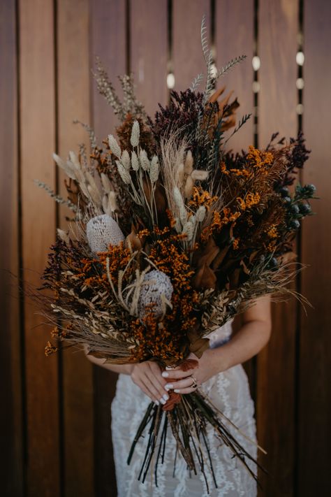 Boho Shoot, Dried Floral Bouquet, Chic Elopement, Textured Wedding Cakes, Rustic Wedding Flowers, Instagram Wedding, Wedding Styling, Floral Inspiration, Rich Color Palette