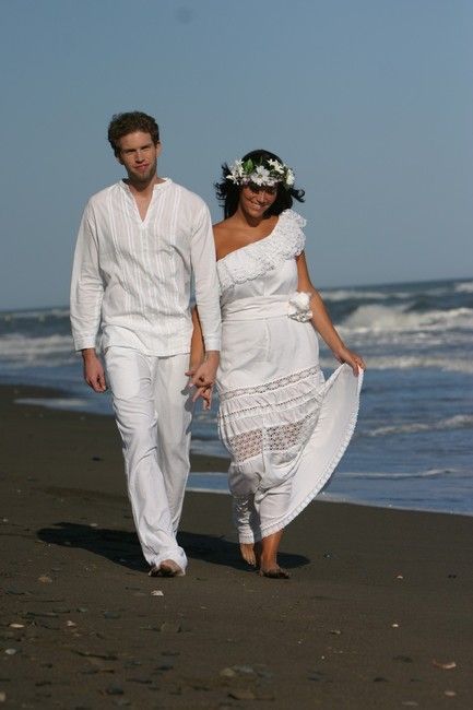 Claves de estilo para una boda ibicenca Beach Wedding Guayabera, Boda Mexicana, Beach Photos, Dress Codes, Wedding Designs, Lace Skirt, Lace, Photography, Design