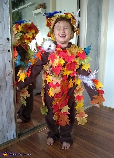 Fall Costumes For Kids, Autumn Costume Kids Diy, Autumn Costume Kids, Flower Fancy Dress, Diy Fall Tree, Autumn Carnival, Fancy Dress Costume Ideas, Tree Halloween Costume, Homemade Costumes For Kids