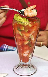 Coctel de Camarón Estilo Mexicano aka Mexican Shrimp Cocktail ~ my father would love this Shrimp Cocktails, Mexican Shrimp Cocktail, Mexican Shrimp, Seafood Cocktail, Arroz Frito, Mexican Cooking, Hispanic Food, Shrimp Cocktail, Shrimp Dishes