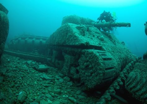 Military Warships, Tanks & Airplanes Graveyard Under The Sea, Sunken WWII Cemeteries. Airplane Graveyard, Underwater Ruins, Monte Everest, Army Tank, Underwater Photos, Under Water, Shipwreck, Underwater Photography, In The Ocean