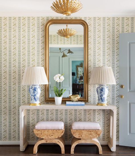 An entry for a traditional family home with forever fresh appeal 💙 Design by @jenniferbarroninteriors for @houseofharper. Featured: Hampton Small Chandelier by AERIN, Charlton Large Triple Arm Chandelier by AERIN, Blythe Medium Table Lamp by Ralph Lauren for @visualcomfort 📸 @mollyculverphotography Houston Design, Entry Design, Entry Table, Style At Home, House Inspo, First Home, Stories Instagram, Room Inspo, Stools