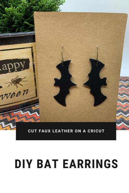 Halloween Earrings Diy, Cricut Project Ideas, Shirt Svgs, Halloween Svgs, Bat Svg, Diy Leather Earrings, Leather Jewelry Diy, Bat Earrings, Cricut Halloween